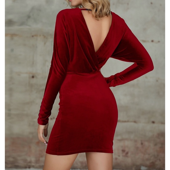 Red Plunge Batwing Sleeve Velvet Bodycon Dress - Picture 2 of 9